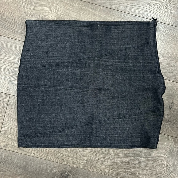 Guess by Marciano Skirt - Picture 1 of 2